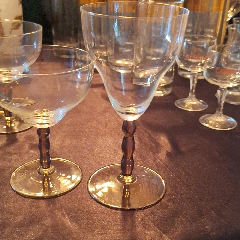Art deco glasses wine